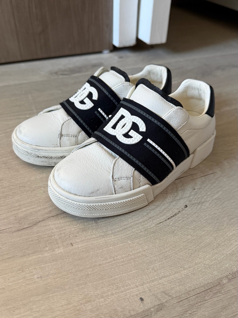 Dolce & Gabbana White Kids Sneakers with Black Logo Strap
